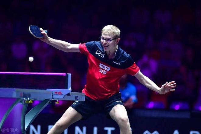 在足球比赛 在足球比赛