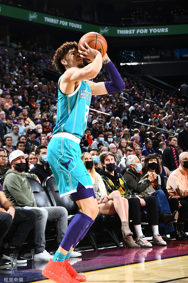 他在赛场上 他在赛场上