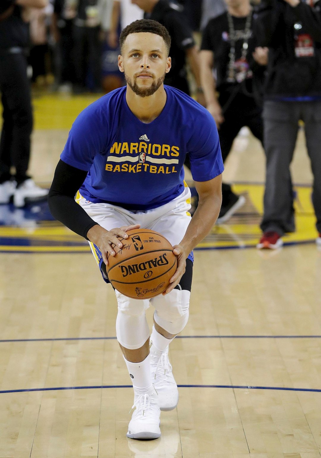 坚守防线 坚守防线